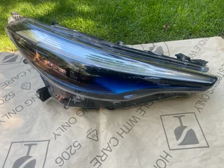 2024 TOYOTA COROLLA CROSS HYBRID FULL LED HEADLIGHT RIGHT SIDE FOR SALE. IN EXCELLENT CONDITION