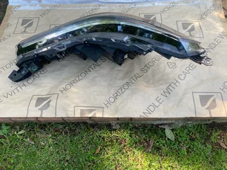 2024 TOYOTA COROLLA CROSS HYBRID FULL LED HEADLIGHT RIGHT SIDE FOR SALE. IN EXCELLENT CONDITION