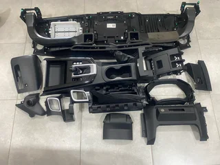 2025 ISUZU D-MAX DASHBOARD AND INTERIOR ACCESSORIES FOR SALE. IN PRISTINE CONDITION