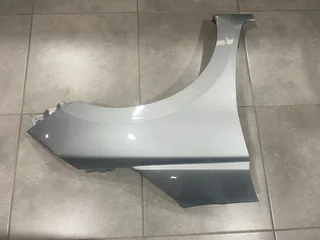 2025 SUZUKI SWIFT RIGHT FRONT FENDER FOR SALE. IN PRISTINE CONDITION