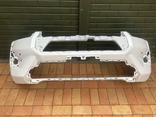 2025 Toyota Hilux Gd-6 Front Bumper For Sale. In Pristine Condition