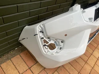 2025 TOYOTA HILUX GD-6 FRONT BUMPER FOR SALE. IN PRISTINE CONDITION