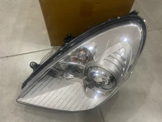 2005 MERCEDES BENZ SLK KOMPRESSOR HEADLIGHT LEFT SIDE FOR SALE. BRAND NEW