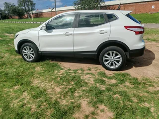 2014 Nissan qashqai 1.2i turbo manual R115000