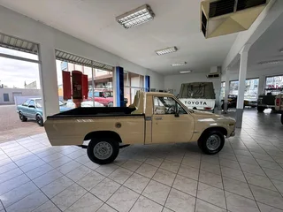 TOYOTA HILUX ORIGINAL