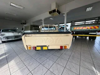 TOYOTA HILUX ORIGINAL