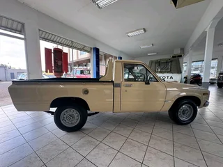 TOYOTA HILUX ORIGINAL