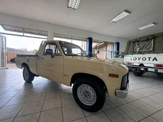 TOYOTA HILUX ORIGINAL