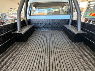 TOYOTA HILUX 4X4 DOUBLE CAB