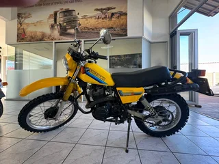 Suzuki DR 500s