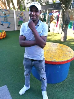 Iam looking for work..painting or Garden