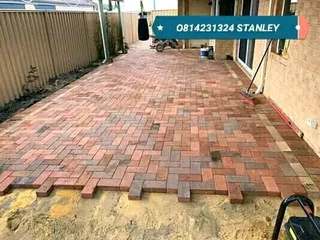 SKILLED PAVING GUY 081...4231..324