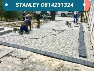 SKILLED PAVING GUY 081...4231..324