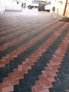 PAVING  GUY STANLEY 0813664446