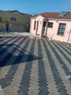 PAVING  GUY STANLEY 0813664446