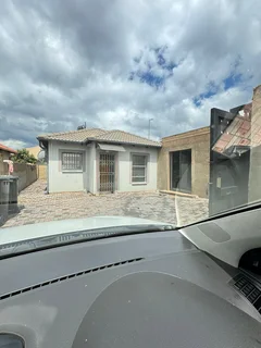 3 bedroom home for rent from December