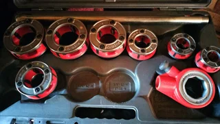 Ridget pipe treading kit