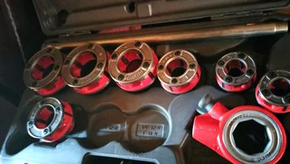 Ridget pipe treading kit