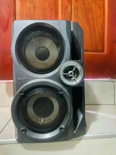 Sub-woofer - Ad posted by Lindokuhle Njani