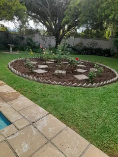 Gardener from Malawi is looking for job as garden boy(Good with Roses)