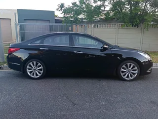 Hyundai Sonata only 93,000km