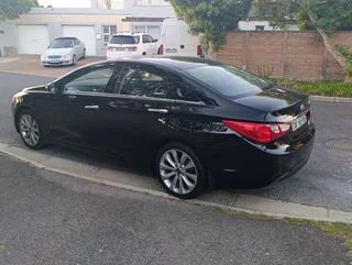 Hyundai Sonata only 93,000km