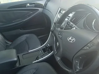 Hyundai Sonata only 93,000km