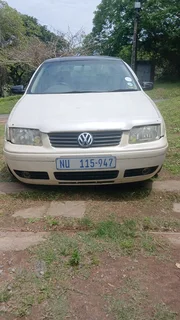 2004 Volkswagen Jetta Mk4 (Engine starts - Won&#39;t go into gear)