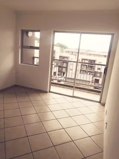 Upmarket 2 Bed Unit to Let