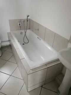 Upmarket 2 Bed Unit to Let