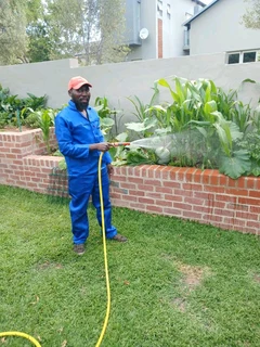 WELL EXPERIENCED GARDENER AVAILABLE