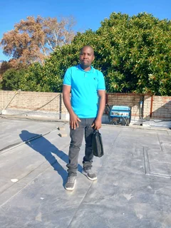 EXPERIENCED GARDENER URGENTLY NEED AJOB