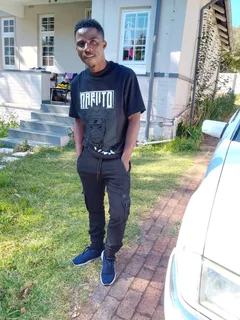 VAST EXPERIENCED GARDENER URGENTLY NEED AJOB