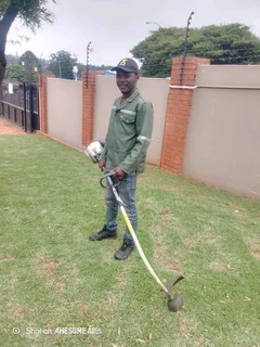 WELL EXPERIENCED GARDENER URGENTLY NEED AJOB