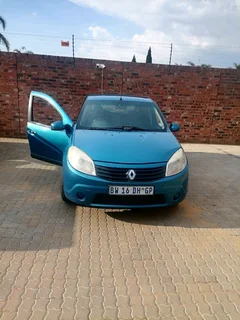 2012 Renault Sandero Hatchback