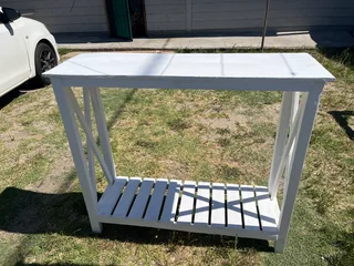 Table - Ad posted by Charlene Stevens