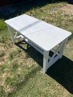 Table - Ad posted by Charlene Stevens