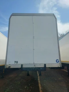 Paramount Insulated Tri-axle Box Trailer