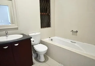 Room to rent in a 2bed 2bath duplex