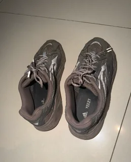 Adidas Yeezy Boost 700 V2 Mauve Brown Charcoal Grey Gum Beige Suede Mesh