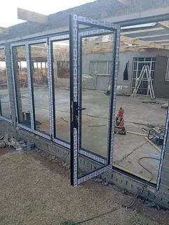 Aluminium windows and glass, doors and glass, folding doors, sliding doos, broken glass replacement