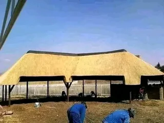 Thatch lapa and swimming pools good prices