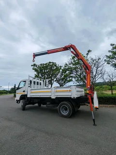 MITSUBISHI FUSO CANTER FG6-106  CRANE TRUCK