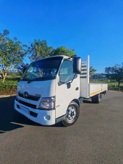 2015 Toyota Hino 814 4 Ton Dropside
