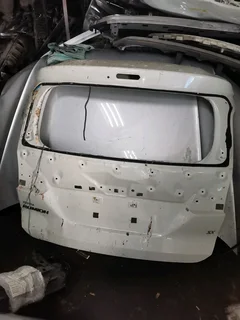 Ertiga/ Rumion Tail gate