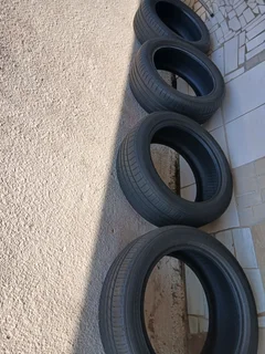Tyres x2 Goodyear, x2 Dunlop 215/50 R17