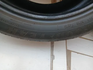 Tyres x2 Goodyear, x2 Dunlop 215/50 R17