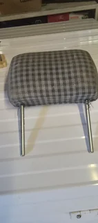 Nissan Sentra  headrest