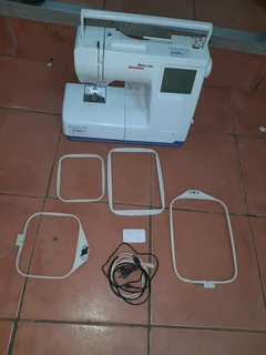 Bernina deco -330 Embroidery machine 98Feb25