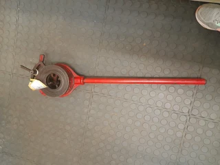 Pipe threader 64Mar25